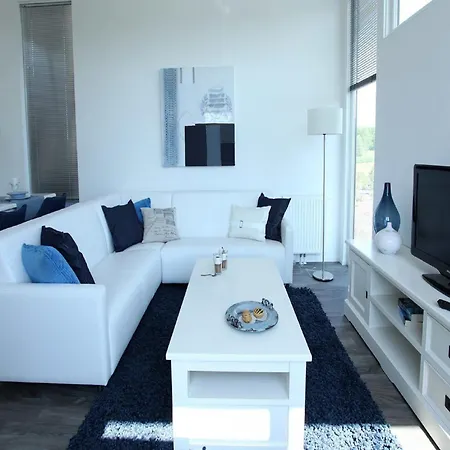 Modern In With Garden Chalet Noord-Scharwoude