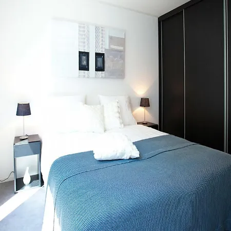 Modern In With Garden *