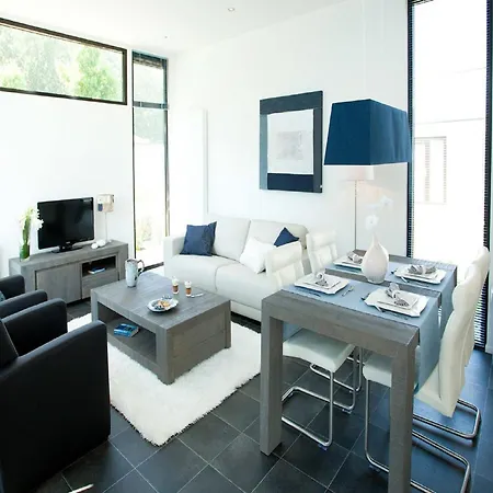 木屋 Modern In With Garden 诺德施华伍德